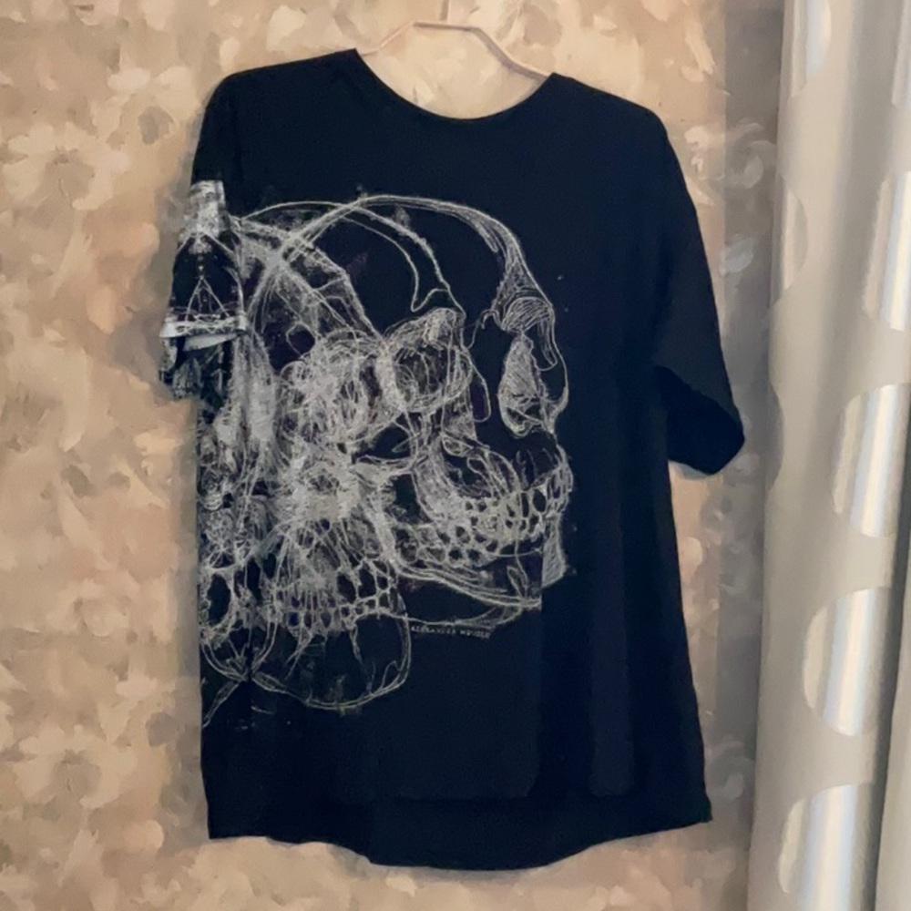 Black T-Shirt with Skull Design Alexander McQueen